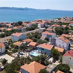 Modern Danica With Pool In Zadar * بيبينيا