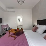 Modern Danica With Pool In Zadar * بيبينيا