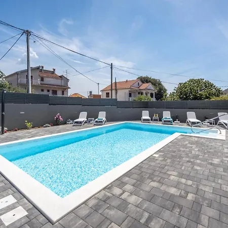 Willa Modern Danica With Pool In Zadar *