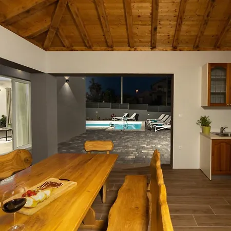 Modern Danica With Pool In Zadar *