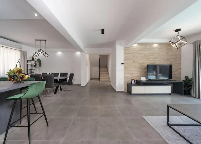 Modern Danica With Pool In Zadar * Bibinje