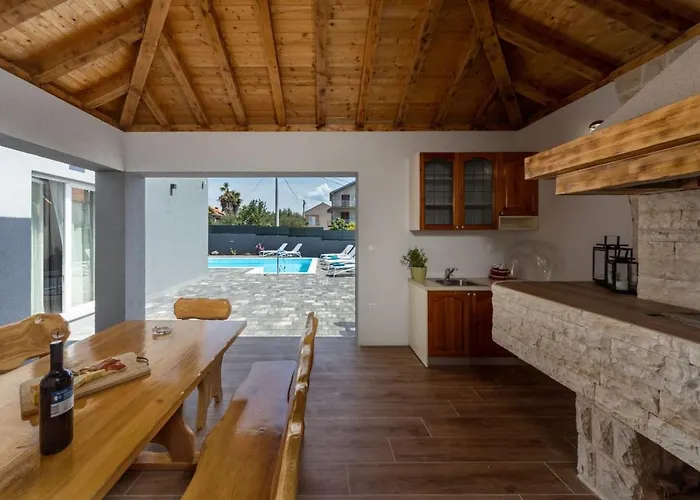 Vila Modern Danica With Pool In Zadar Bibinje