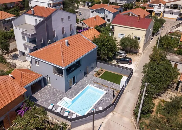 Modern Danica With Pool In Zadar