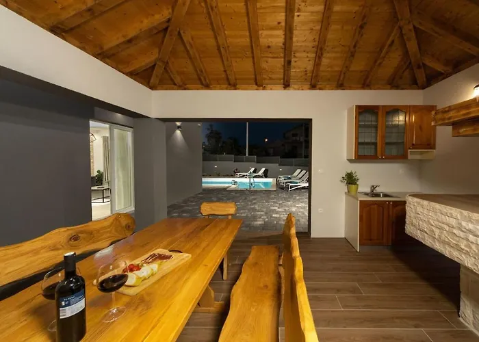 Villa Modern Danica With Pool In Zadar