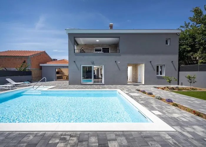 Modern Danica With Pool In Zadar Villa Bibinje