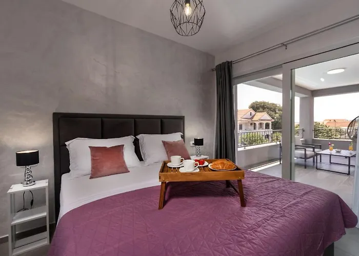 Modern Danica With Pool In Zadar Bibinje