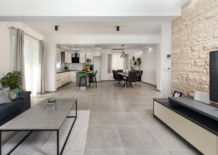 Modern Danica With Pool In Zadar * Bibinje