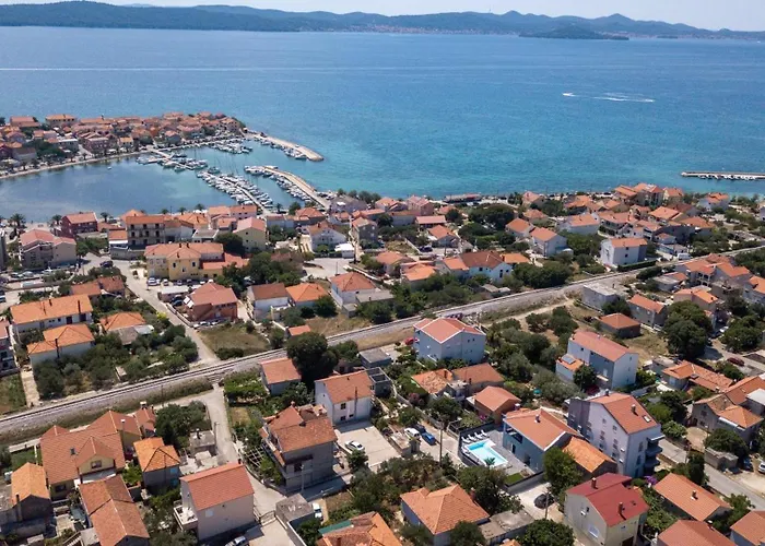 Modern Danica With Pool In Zadar